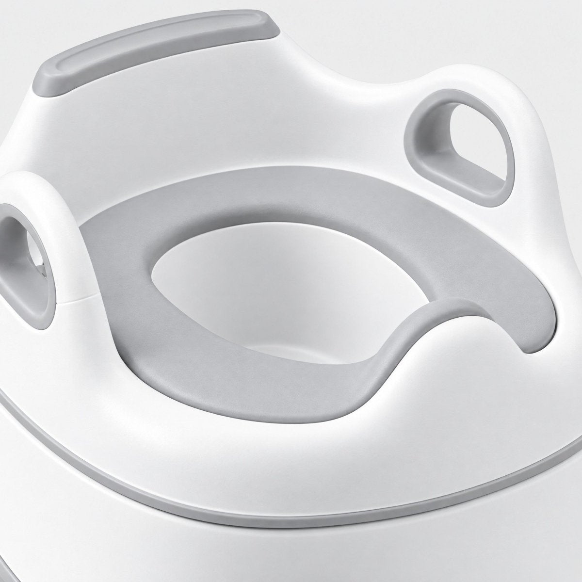 Close-up of the seat and handles of the Treelys baby potty
